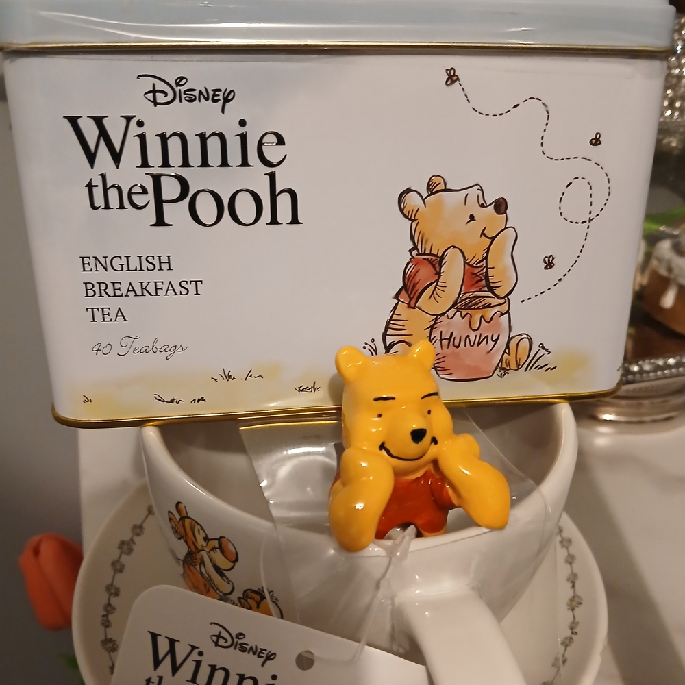 Disney Winnie the Pooh Tea Cup & Saucer Set w Figurine Inside Tea Cup + Tea Bags - Picture 3 of 9